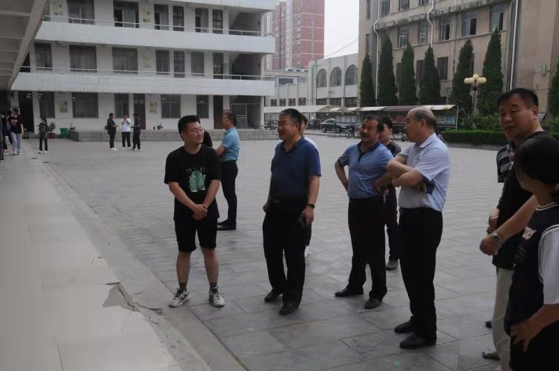 8cbeea544e7b5eb7ad5b5902cba9f2a